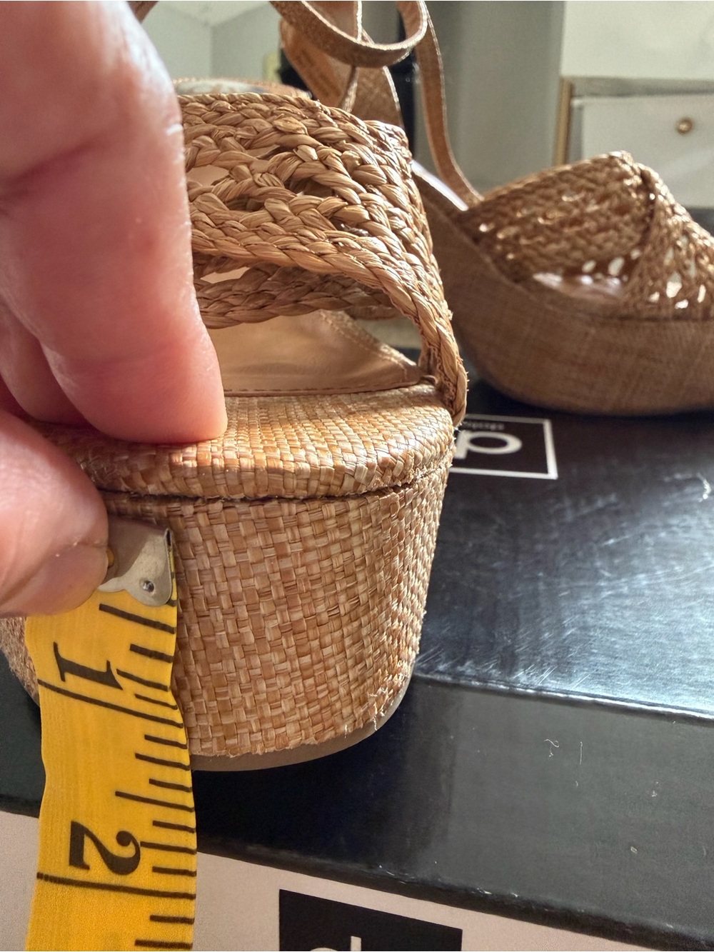 Dolce Vita Tan Braided Platform Wedge Sandals size7 4 1/4 hell and 1.5 plataform - Picture 3 of 10